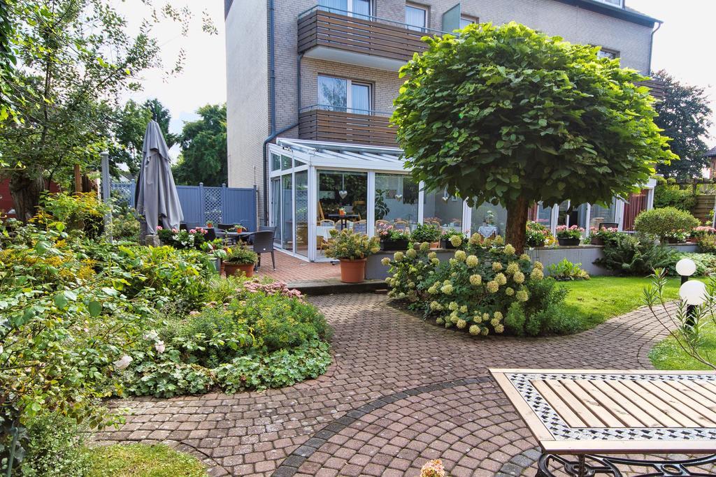 Airport Hotel Karsten Colónia Exterior foto
